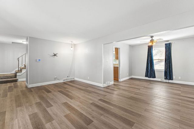 4153 E Ovid Avenue, Des Moines, IA 50317