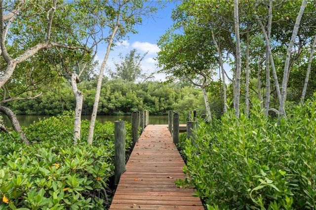 395 LIVE OAK DRIVE, Vero Beach, FL 32963