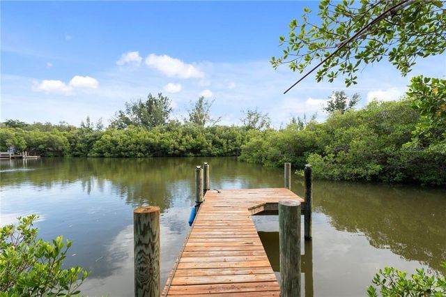 395 LIVE OAK DRIVE, Vero Beach, FL 32963