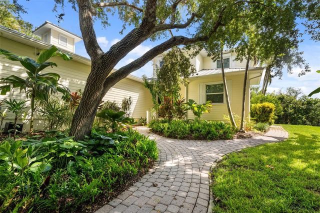 395 LIVE OAK DRIVE, Vero Beach, FL 32963