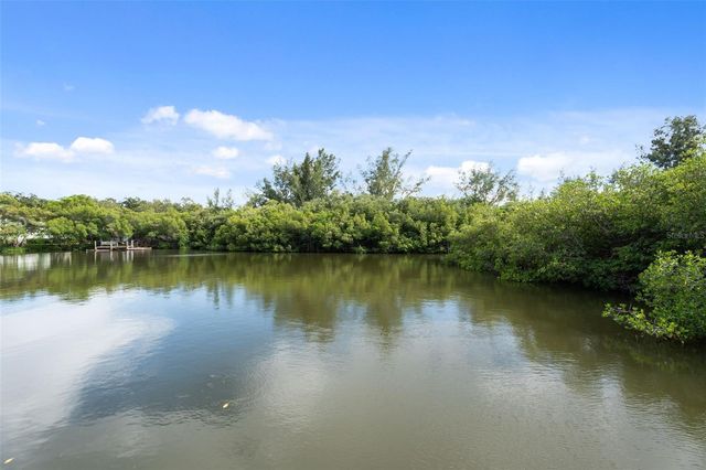 395 LIVE OAK DRIVE, Vero Beach, FL 32963