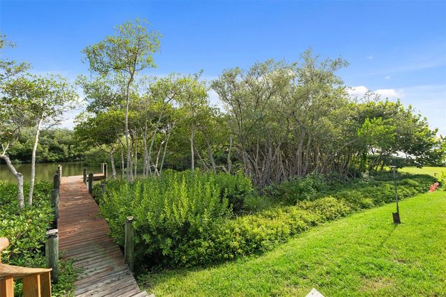 395 LIVE OAK DRIVE, Vero Beach, FL 32963