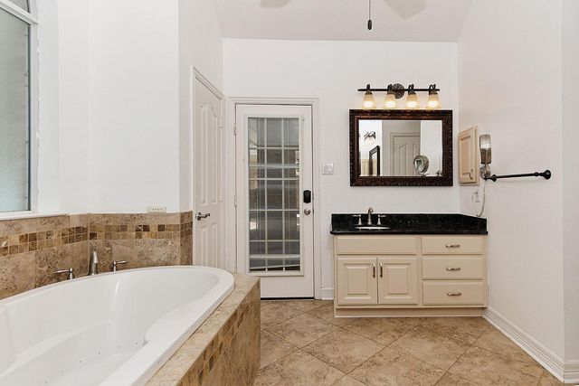 27 Bluff Creek Place, The Woodlands, TX 77382