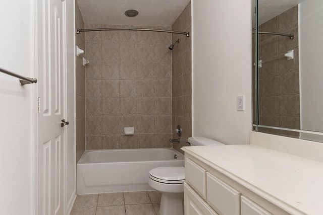 27 Bluff Creek Place, The Woodlands, TX 77382