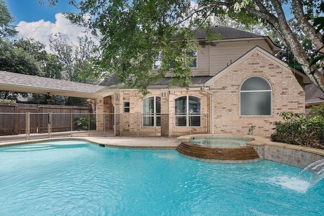 27 Bluff Creek Place, The Woodlands, TX 77382