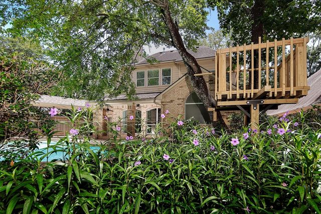 27 Bluff Creek Place, The Woodlands, TX 77382