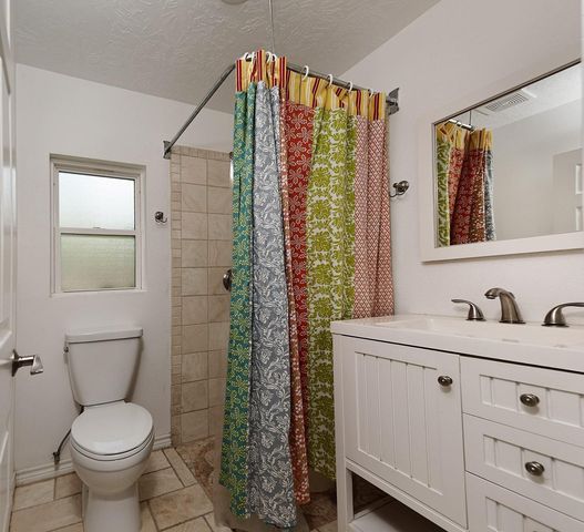 27 Bluff Creek Place, The Woodlands, TX 77382