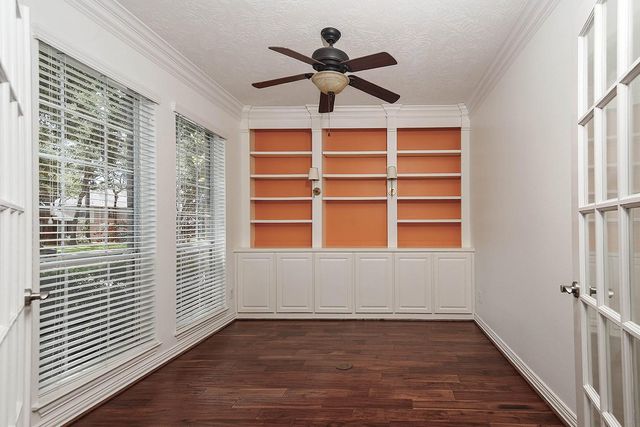 27 Bluff Creek Place, The Woodlands, TX 77382
