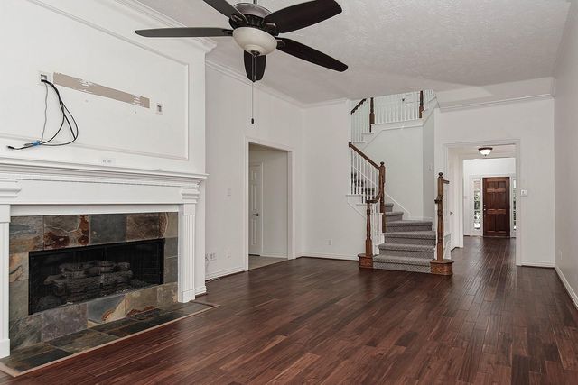 27 Bluff Creek Place, The Woodlands, TX 77382