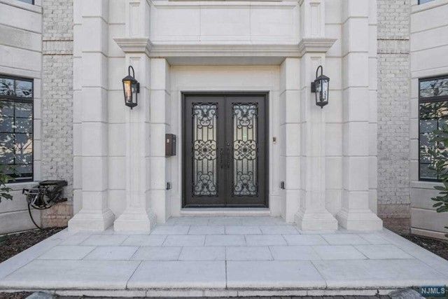 6 Allison Drive, Englewood Cliffs, NJ 07632
