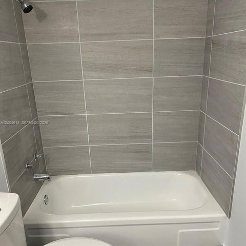 5041 W Oakland Park Blvd 110, Lauderdale Lakes, FL 33313