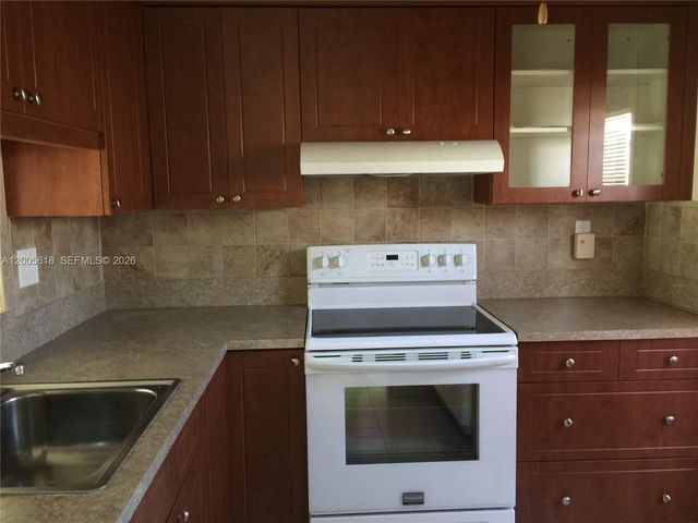 5041 W Oakland Park Blvd 110, Lauderdale Lakes, FL 33313