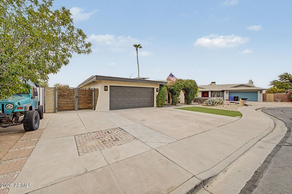 2064 S NOCHE DE PAZ Street, Mesa, AZ 85202 — photo 3