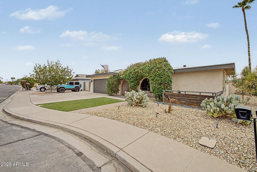 2064 S NOCHE DE PAZ Street, Mesa, AZ 85202 — photo 5