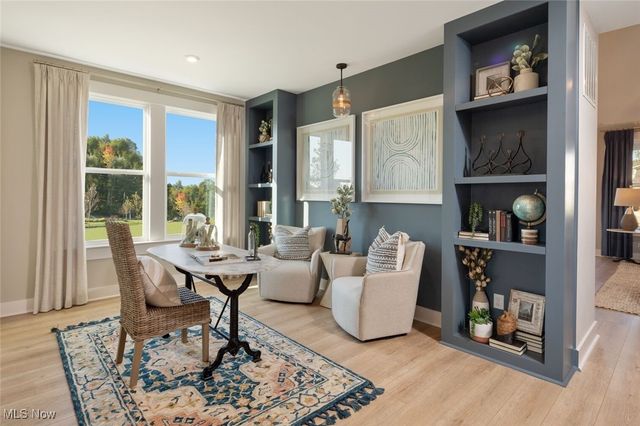 821 Colesbourne Circle, Uniontown, OH 44685