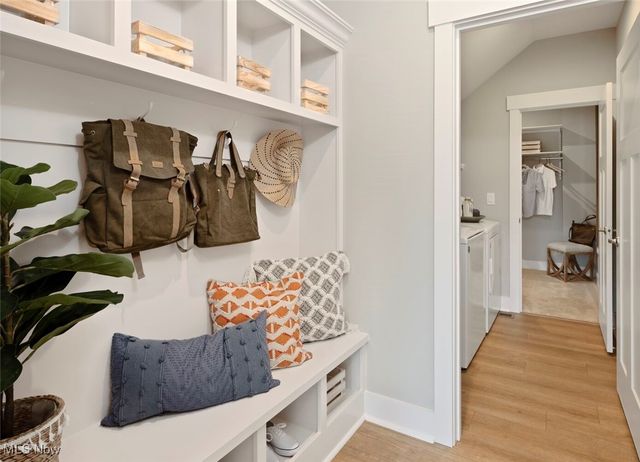 821 Colesbourne Circle, Uniontown, OH 44685