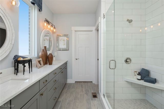 821 Colesbourne Circle, Uniontown, OH 44685