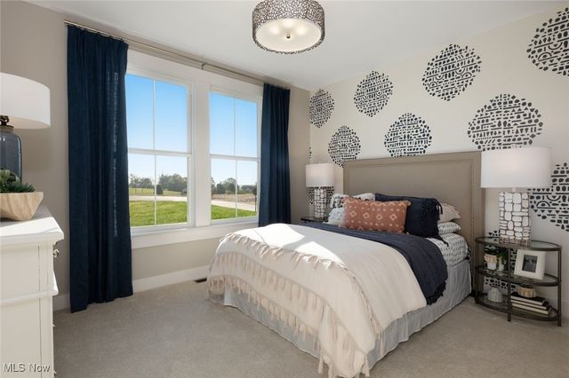 821 Colesbourne Circle, Uniontown, OH 44685