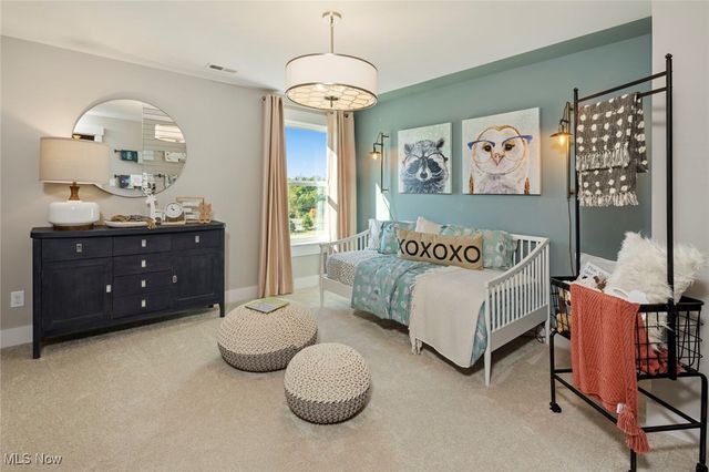 821 Colesbourne Circle, Uniontown, OH 44685