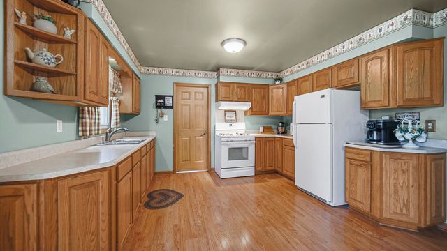 72 Maple Court, Hebron, IN 46341