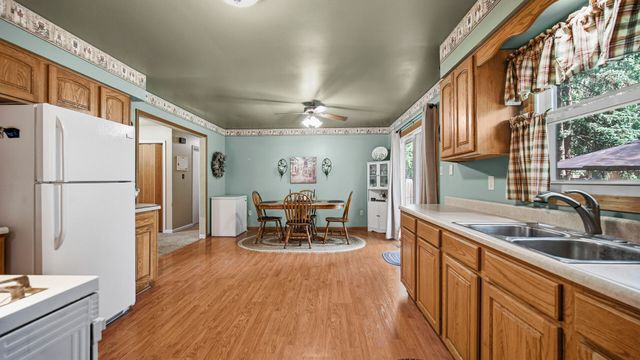 72 Maple Court, Hebron, IN 46341