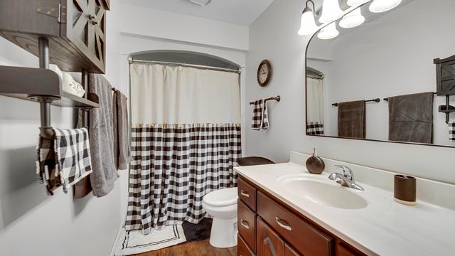 72 Maple Court, Hebron, IN 46341