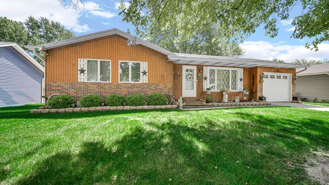 72 Maple Court, Hebron, IN 46341
