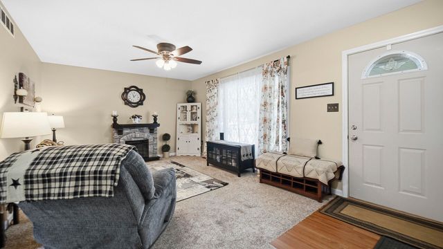 72 Maple Court, Hebron, IN 46341