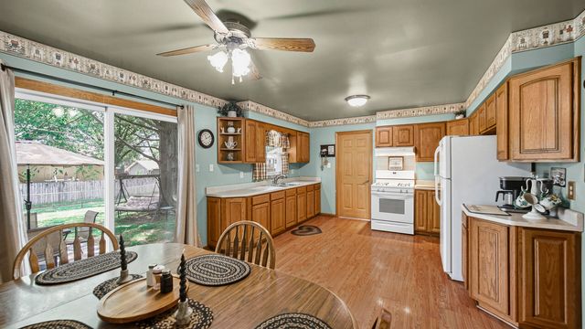 72 Maple Court, Hebron, IN 46341