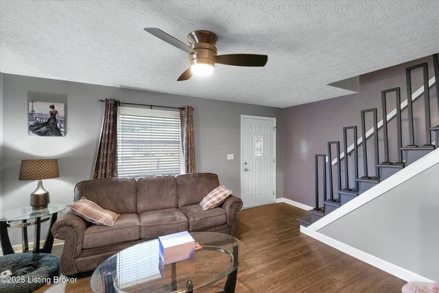 3220 Cardinal Ave, Shepherdsville, KY 40165