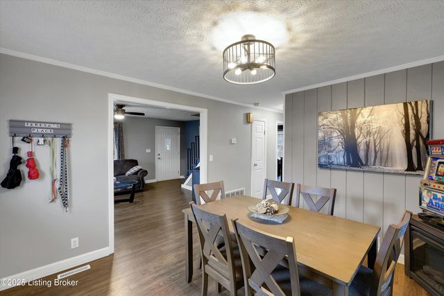 3220 Cardinal Ave, Shepherdsville, KY 40165