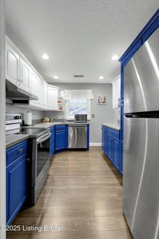 3220 Cardinal Ave, Shepherdsville, KY 40165