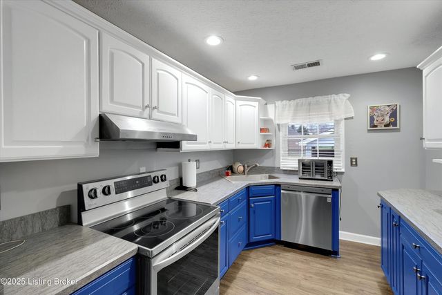 3220 Cardinal Ave, Shepherdsville, KY 40165