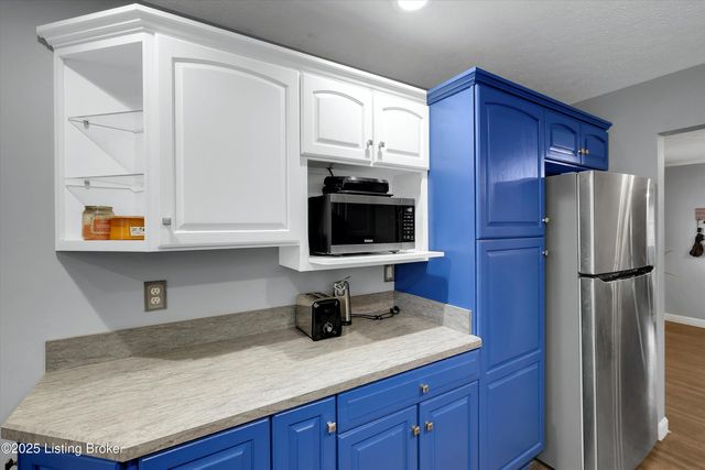 3220 Cardinal Ave, Shepherdsville, KY 40165