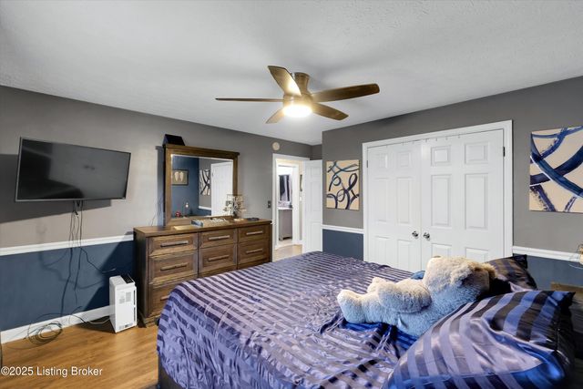 3220 Cardinal Ave, Shepherdsville, KY 40165