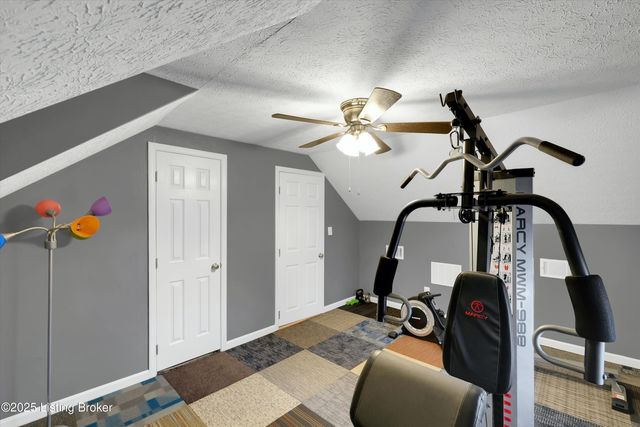 3220 Cardinal Ave, Shepherdsville, KY 40165