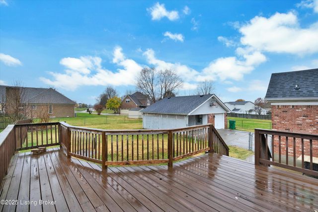 3220 Cardinal Ave, Shepherdsville, KY 40165