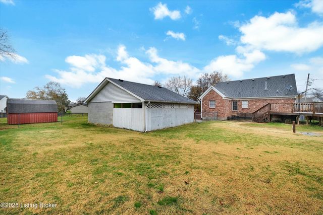 3220 Cardinal Ave, Shepherdsville, KY 40165
