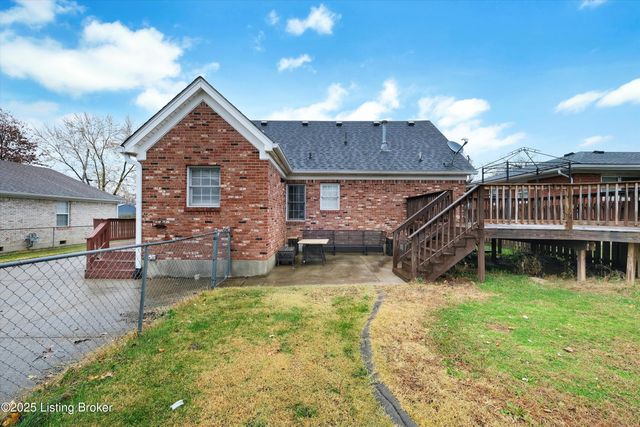 3220 Cardinal Ave, Shepherdsville, KY 40165