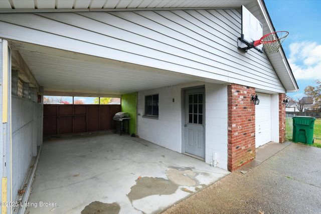 3220 Cardinal Ave, Shepherdsville, KY 40165