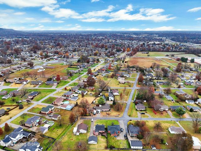 3220 Cardinal Ave, Shepherdsville, KY 40165