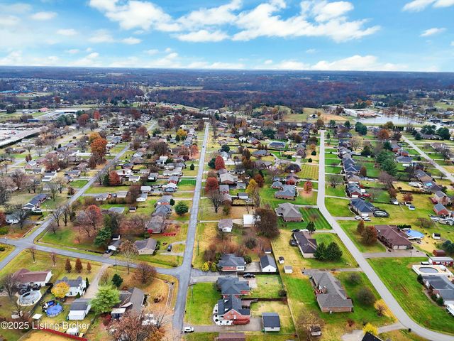 3220 Cardinal Ave, Shepherdsville, KY 40165