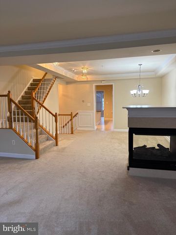 907 PLEASANT DR, Rockville, MD 20850