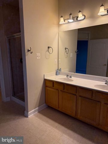 907 PLEASANT DR, Rockville, MD 20850