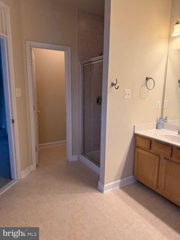 907 PLEASANT DR, Rockville, MD 20850