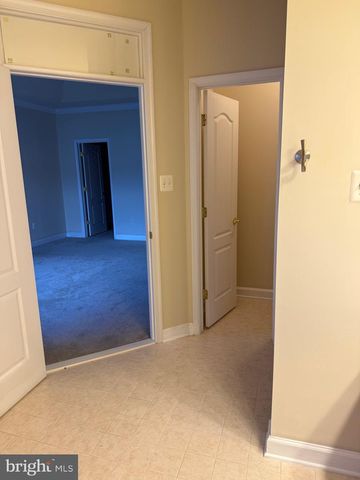 907 PLEASANT DR, Rockville, MD 20850
