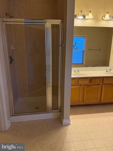 907 PLEASANT DR, Rockville, MD 20850