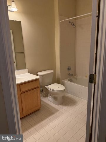 907 PLEASANT DR, Rockville, MD 20850