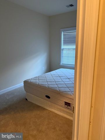 907 PLEASANT DR, Rockville, MD 20850