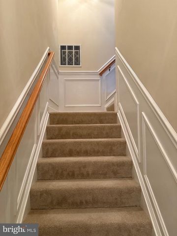 907 PLEASANT DR, Rockville, MD 20850